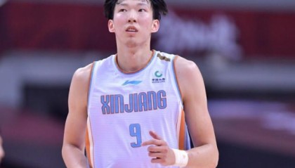 开云体育官网-周琦与新疆两败俱伤 破解僵局还需第三方介入？