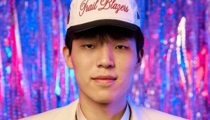 去年跟随中国男篮征战NBA夏联 杨瀚森3场共得26分15板3助12失误